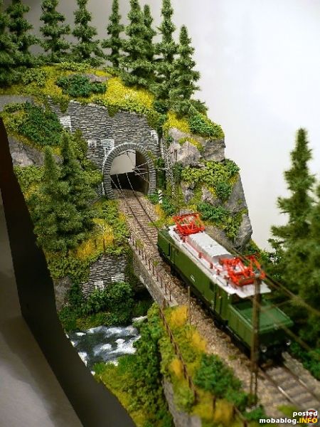Gesamt-Ansicht Tunnel-Einfahrt 1